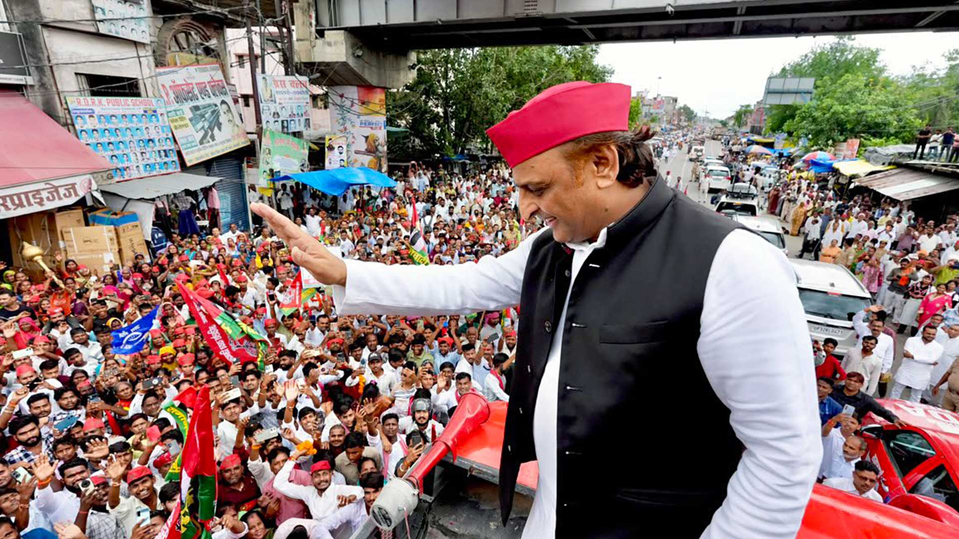 UP 2027: Akhilesh Yadav Steps Up, SP-Congress Seat Talks Loom