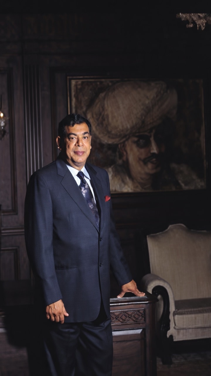 Shashi Ruia Shashi Ruia