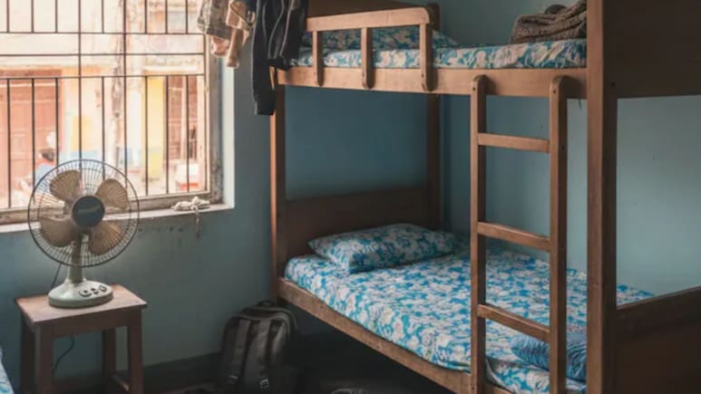 आंध्र प्रदेश के हॉस्टल में सो रही 10 छात्राओं की चोटियां कटीं, दो कमरों में थीं पीड़ित छात्राएं