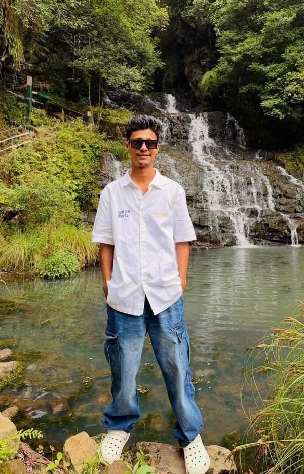 आसिफ अली की तस्वीर