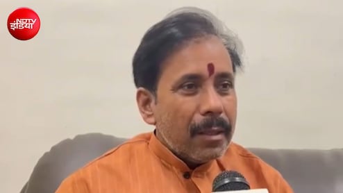 &lsquo;औरंगजेब की बात करने वालों को प्रभु कैसे बुलाएंगे', अखिलेश के मंदिर वाले बयान पर अनिल राजभर का पलटवार