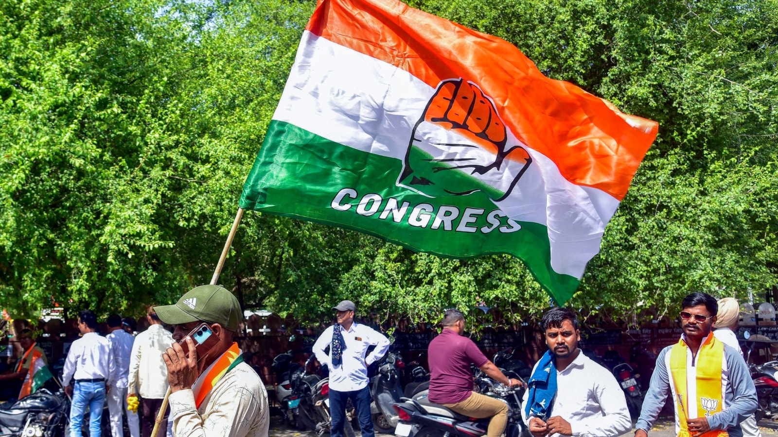 कांग्रेस की ओर से बड़े नेता चुनाव प्रचार से दूर रहे कांग्रेस की ओर से बड़े नेता चुनाव प्रचार से दूर रहे
