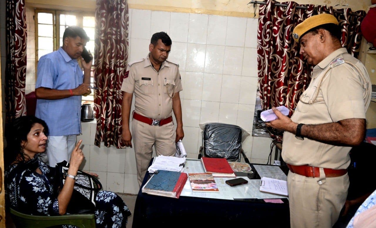 ips bhanu pratap singh love story wife pooja allegations khagaria sp controversy ips bhanu pratap singh love story wife pooja allegations khagaria sp controversy