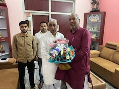 योगी आदित्यनाथ के मंत्री संजय निषाद की माता प्रसाद पांडेय से मुलाकात, भाजपा को दे चुके हैं हार की चेतावनी