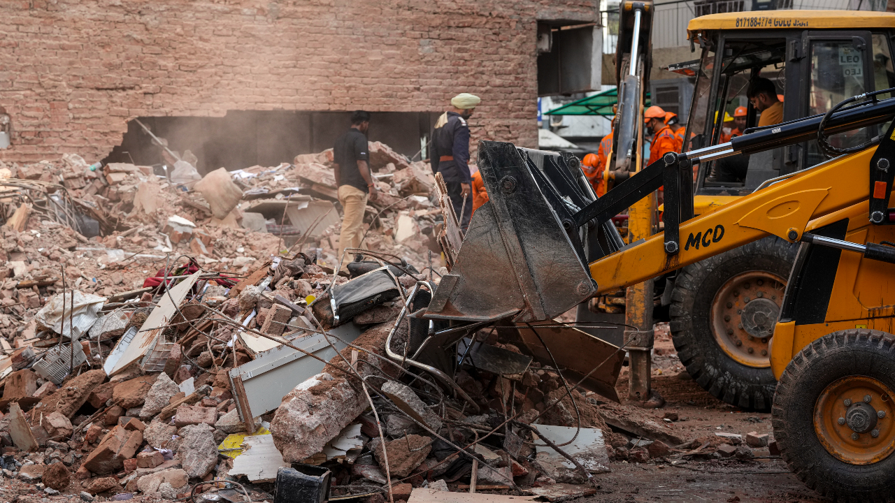 Delhi Building Collapse LIVE Updates: Owner Of The Building Which Collapsed In Delhi Detained In Rajasthan