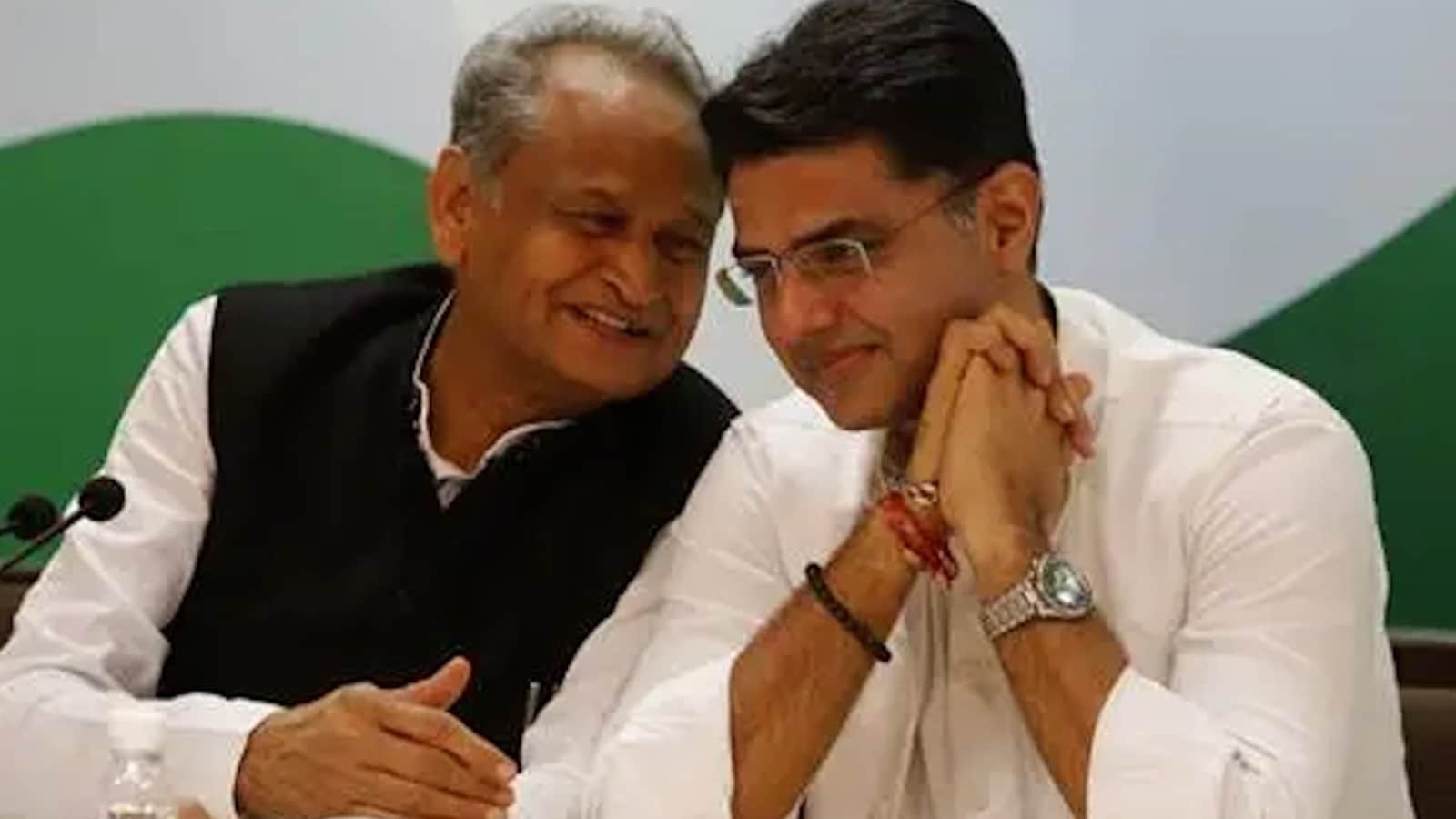 अशोक गहलोत और सचिन पायलट ने मतभेदों को पुरानी बात बताया है अशोक गहलोत और सचिन पायलट ने मतभेदों को पुरानी बात बताया है