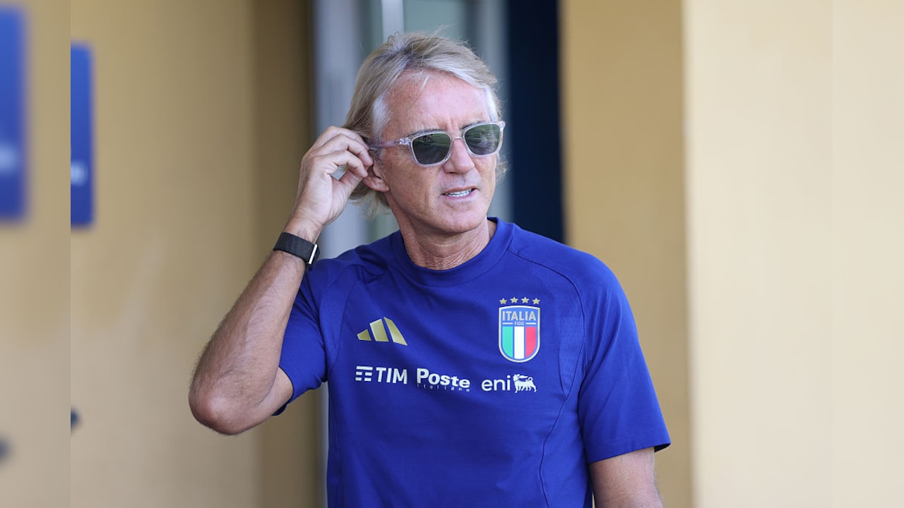 Roberto Mancini begins second spell as Italy look for a fresh start