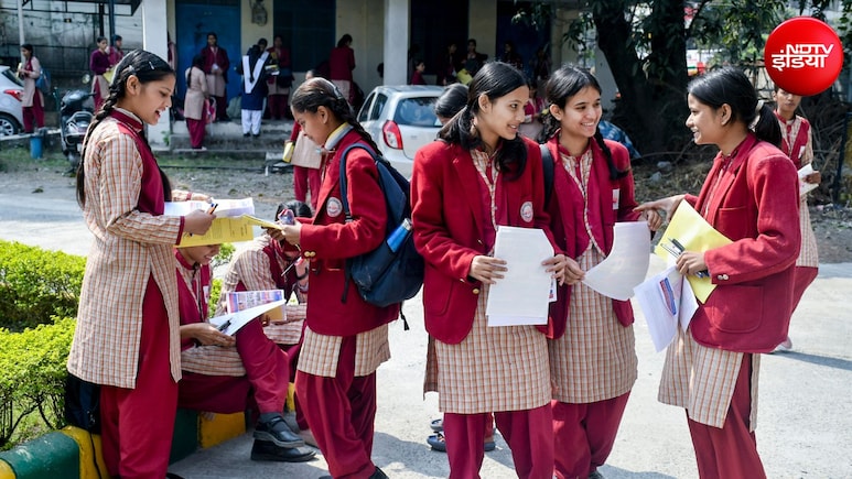 CBSE बोर्ड परीक्षाओं की डेटशीट आज हो सकती है जारी, जानें पिछले साल कब शुरू हुए थे एग्जाम