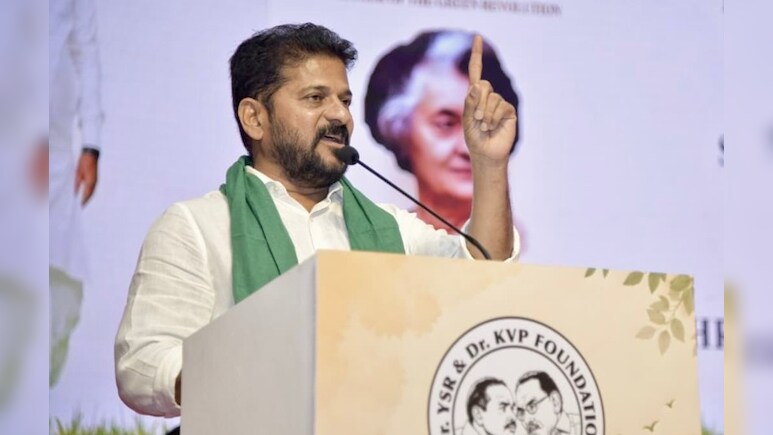 'भारत के भविष्य के लिए गांधी परिवार और संघ परिवार के बीच लड़ाई', रेवंत रेड्डी ने बताया दोनों में क्या है अंतर