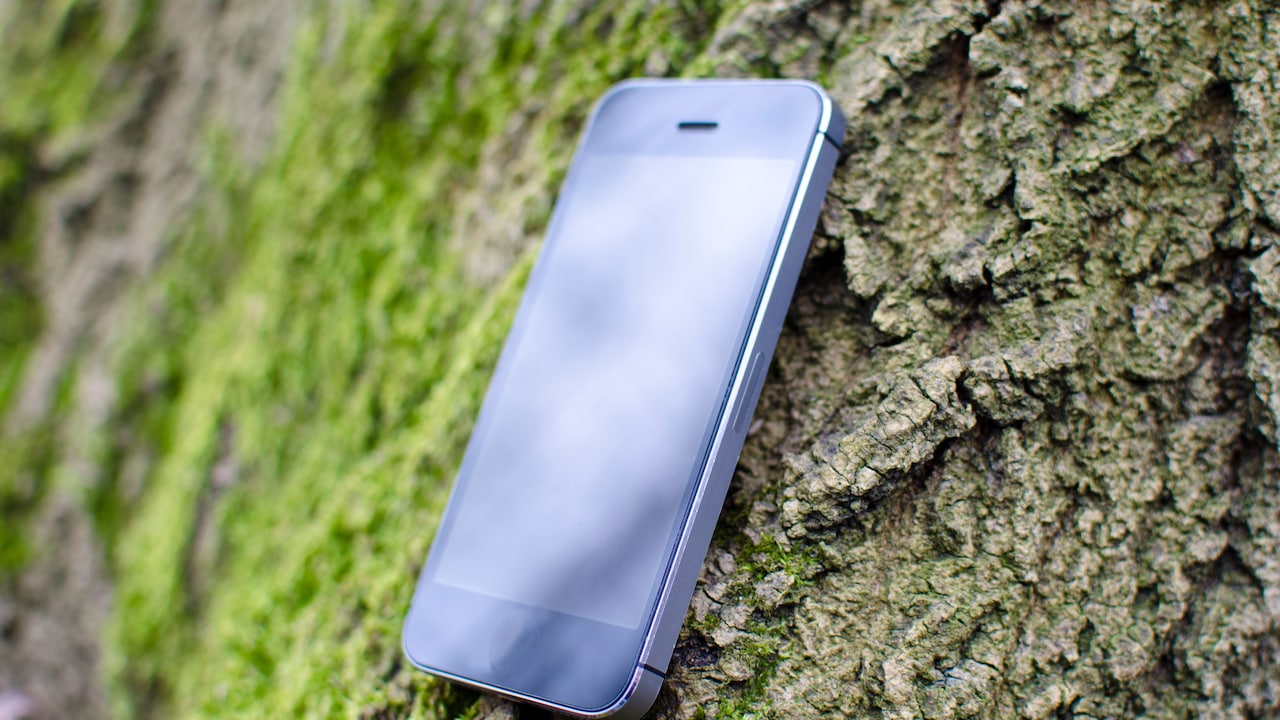 10 Navigation Habits That Can Make Your Phone Use Power Almost As Fast As It Charges 10 Navigation Habits That Can Make Your Phone Use Power Almost As Fast As It Charges