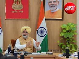 दिल्ली में महिला सुरक्षा के लिए बनेगी पिंक फोर्स, स्कूलों-कॉलेजों और मेट्रो स्टेशनों पर करेगी पेट्रोलिंग