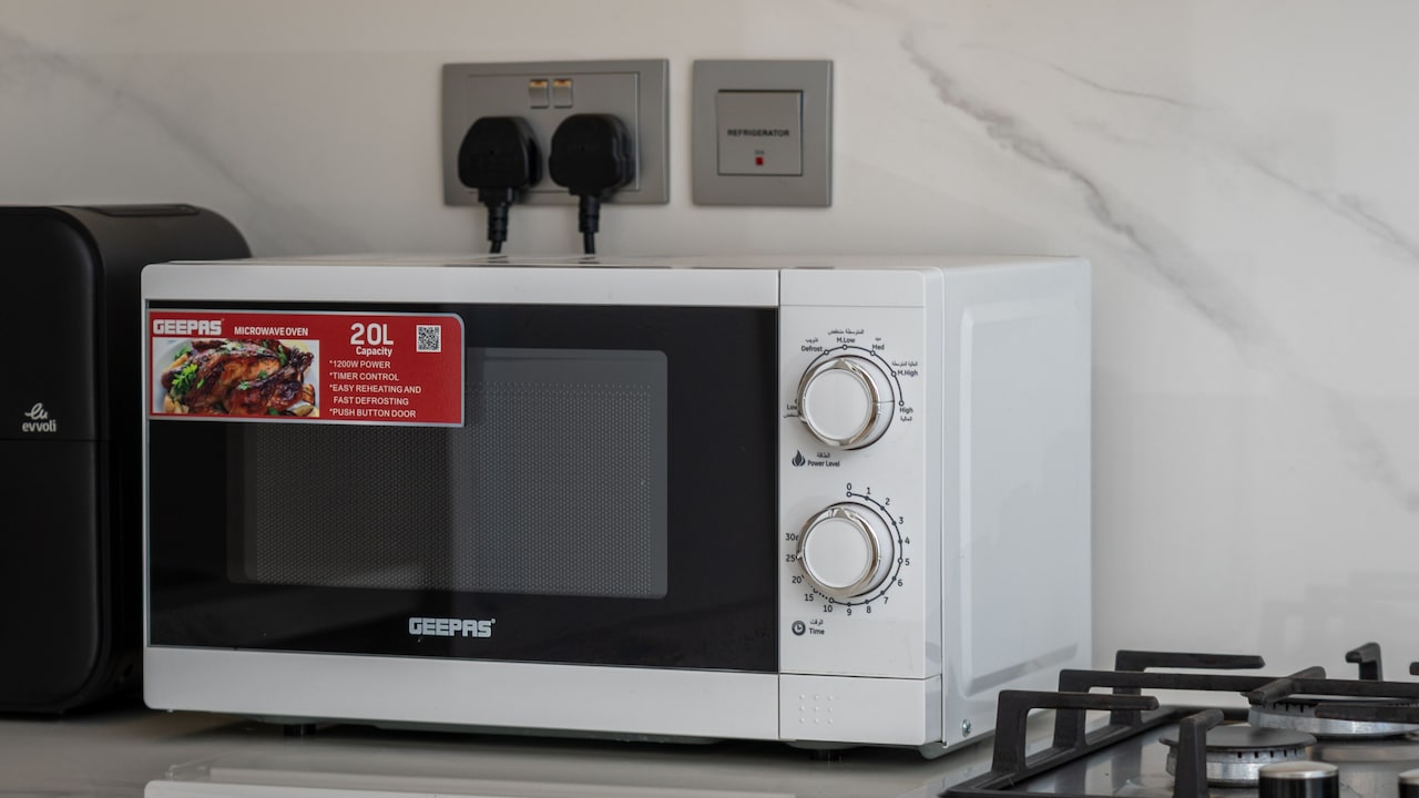 10 Reasons Microwave Popcorn Burns Before Every Kernel Pops And How To Reduce Waste