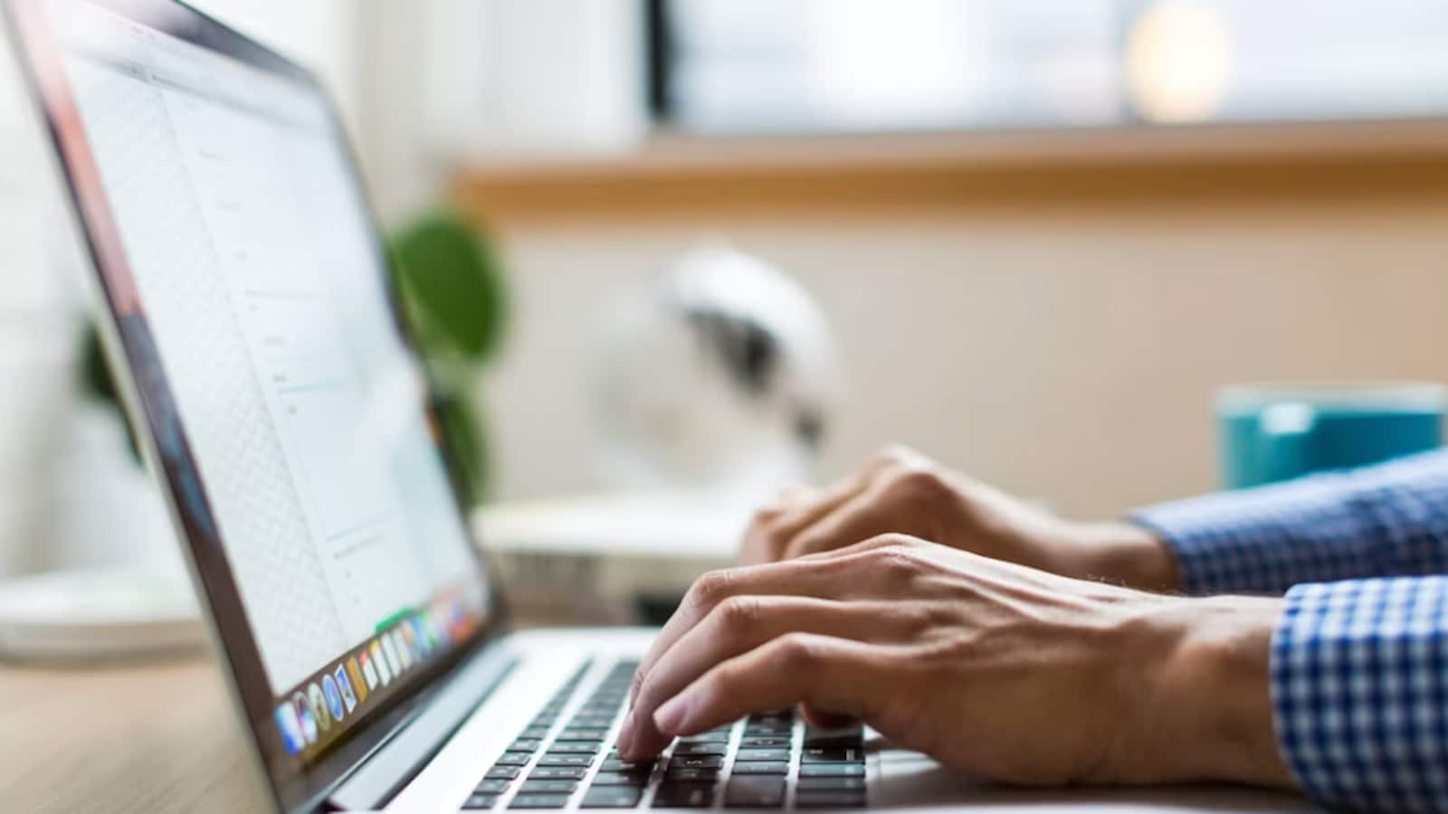 Two Indian Freelancers Share Journeys to Rs 4 Lakh Monthly Income Without Degrees