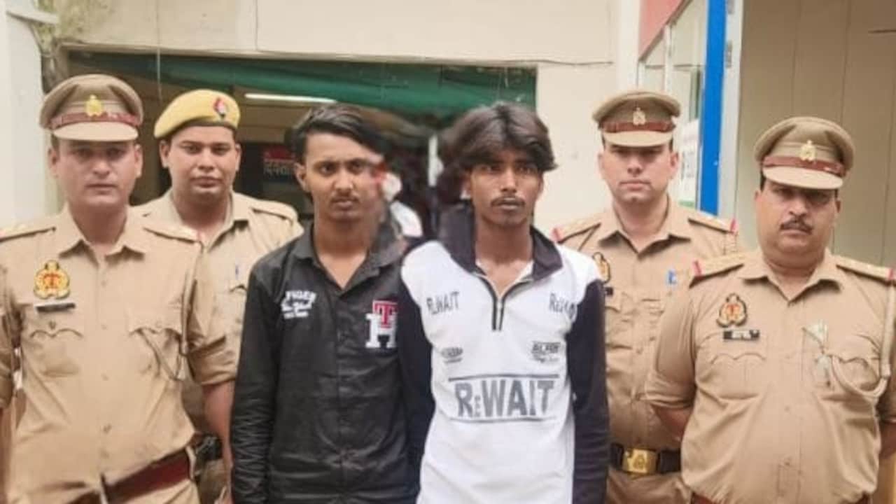 भिखारी ने पागल कहा तो भड़क गए लड़के, 15 मिनट तक पीटा; ऊपर चढ़ा दी स्कूटी और बनाया वीडियो