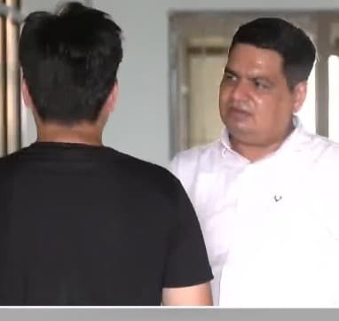 शहजाद भट्टी के नेटवर्क में फंसे दूसरे युवा ने भी हमारे रिपोर्टर से डिटेल में बात की है.