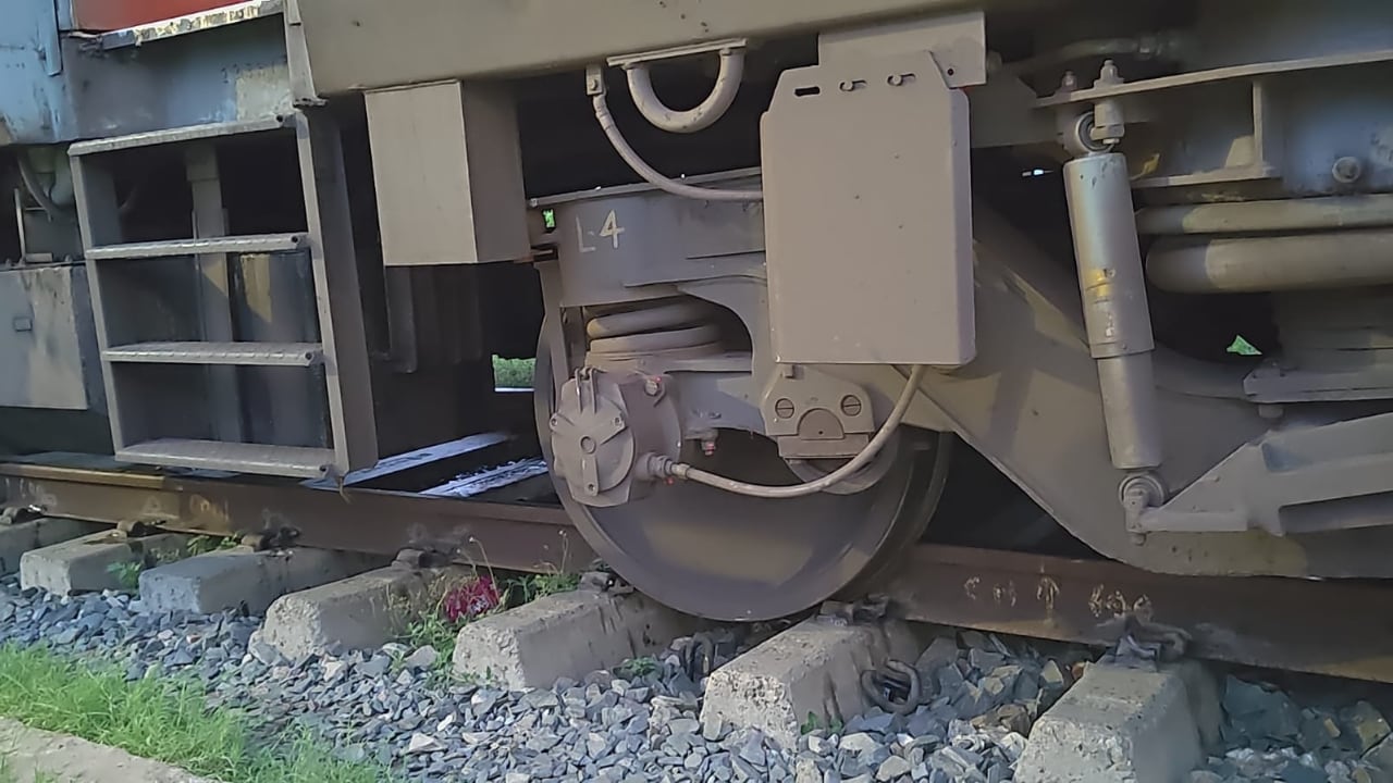 Engine, 2 Coaches Of Delhi-Bound Mahananda Express Derail In Bihar