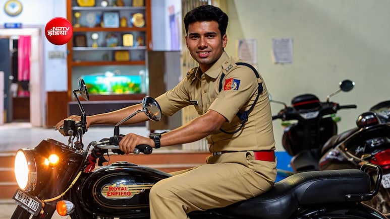 आंगनवाड़ी वर्कर शहनाज का बेटा अफजल अली बना IPS, गांव के लड़के ने यूं जीती UPSC की जंग