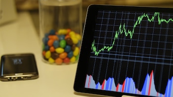 178% Intraday Surge: This US Biopharma Stock Skyrockets After Eye Disease Drug Clears Key Hurdle