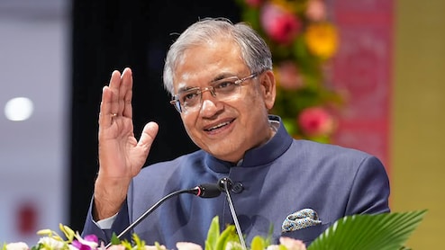 CEC ज्ञानेश कुमार पर बड़ा आरोप, केरल के पूर्व मुख्य सचिव बोले- BJP टिकट का दिया था ऑफर