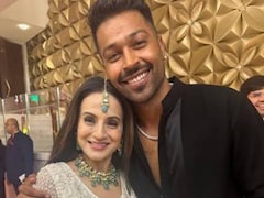 'Surely You Don't Have A Girl': Ameesha Patel Slams Internet User Over Dating Rumours With Cricketer Hardik Pandya