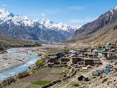 Driving To Leh? Here's Why Travellers Spend A Night In Jispa First