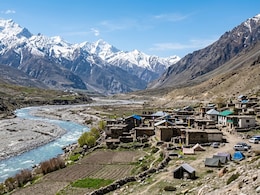 Driving To Leh? Here's Why Travellers Spend A Night In Jispa First