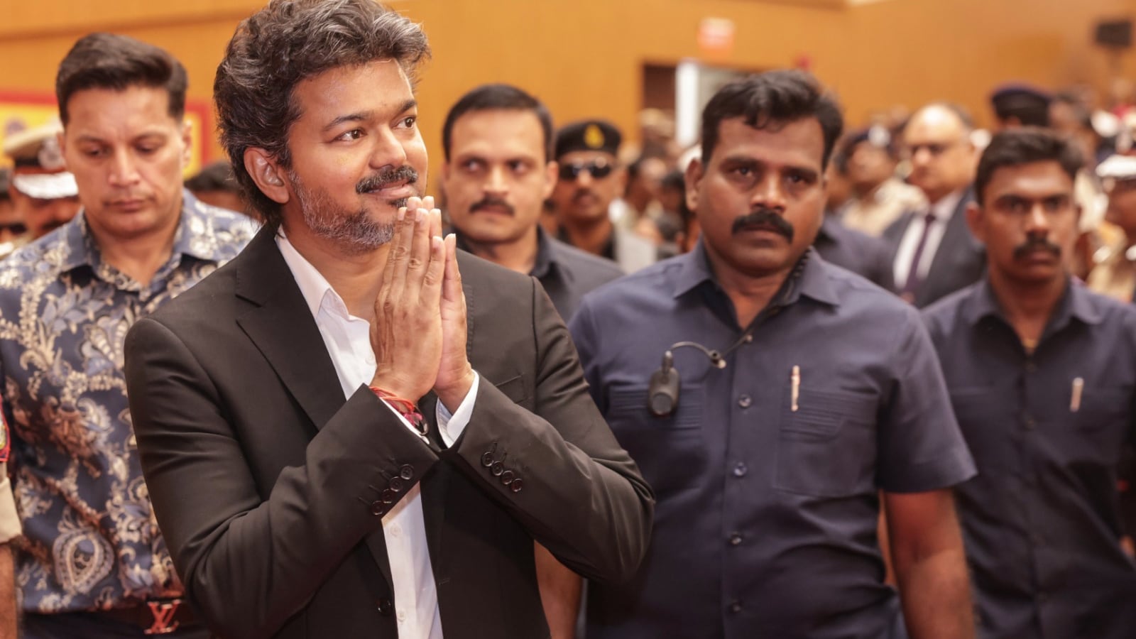 விஜய்யின் லண்டன் நிகழ்ச்சி பாதுகாப்பு காரணங்களால் ரத்து செய்யப்பட்டது