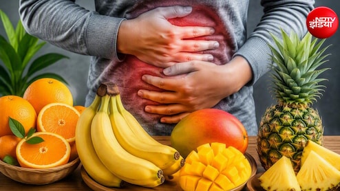 क्या आप भी खाली पेट खाते हैं फल? ये 4 फ्रूट्स बढ़ा सकते हैं गैस, ब्लोटिंग और पेट की परेशानी