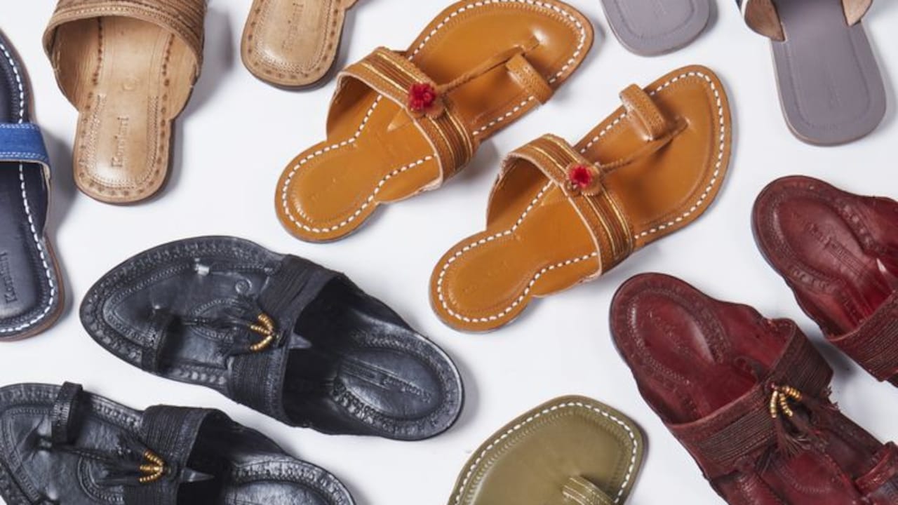 Which is a better choice between juttis and kohlapuris for kurtas; Which is a better choice between juttis and kohlapuris for kurtas;