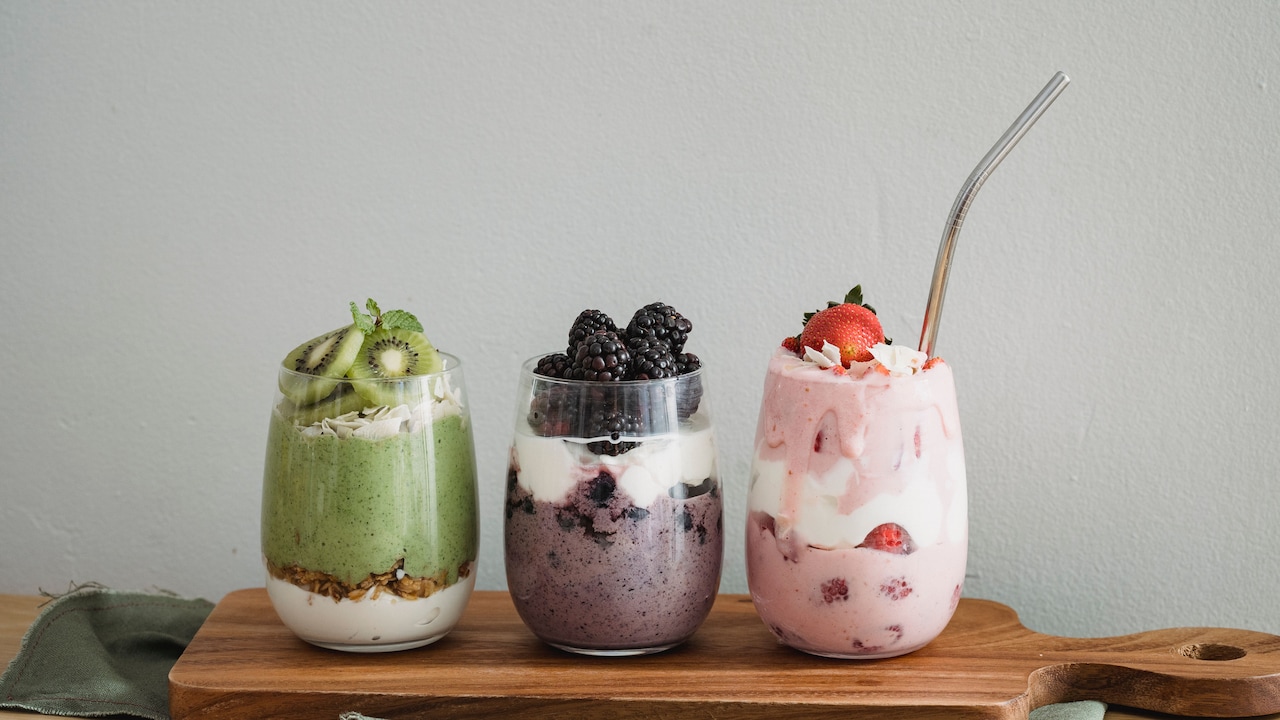 8 Blenders For Smoothies, Shakes And Sauces