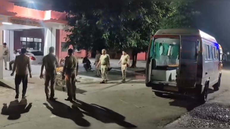 12 Killed As Pickup Van Carrying 32 People Hits Divider, Overturns In UP