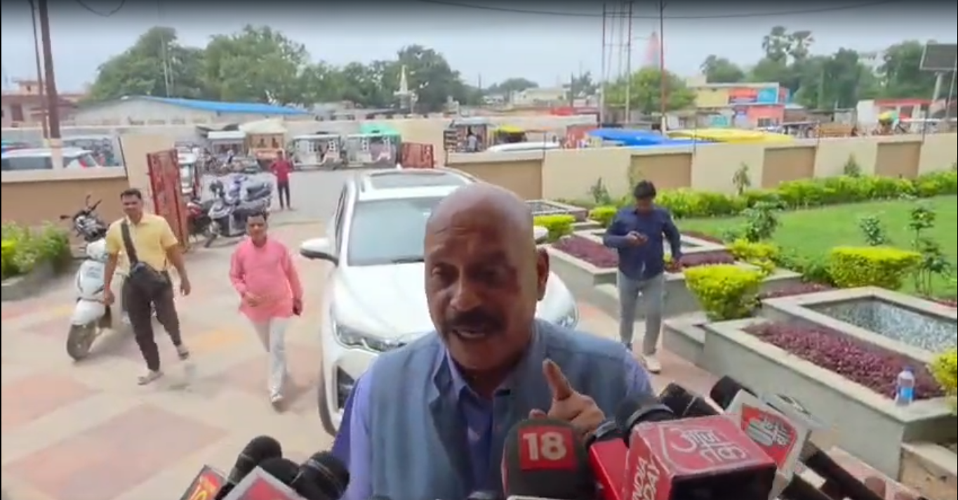 आप सबको पहचान रहा हूं, दोबारा आने नहीं दूंगा... राम मंदिर ट्रस्ट के CEO जीतेंद्र मिश्रा पत्रकारों से बोले