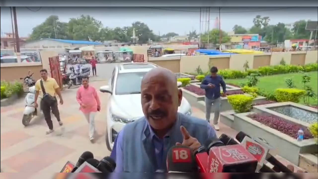 आप सबको पहचान रहा हूं, दोबारा आने नहीं दूंगा... राम मंदिर ट्रस्ट के CEO जीतेंद्र मिश्रा पत्रकारों से बोले