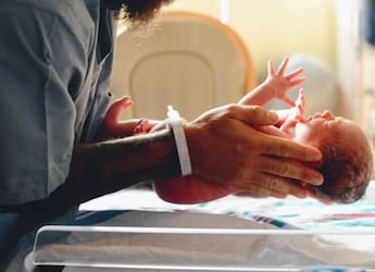 Newborn Girls Spend More Time Looking At Human Face Compared To Boys: Study