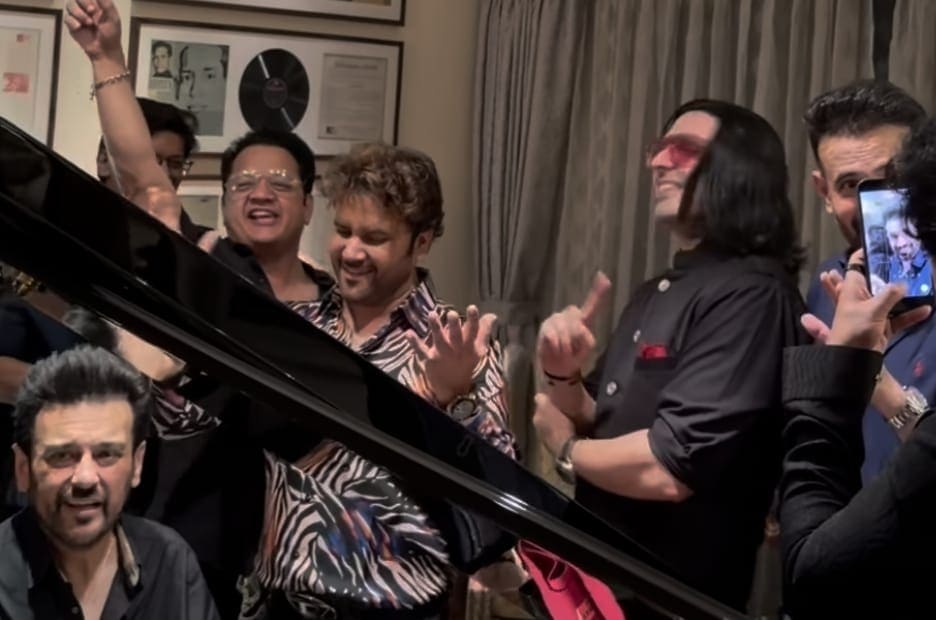 Adnan Sami Performs at Wife Roya’s Birthday Party, Video Shared by Irfan Pathan