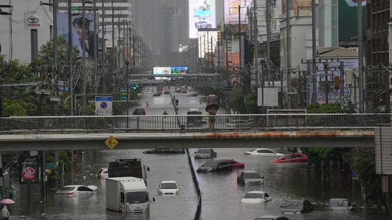 Scary Visuals! Bangkok Declares All 50 Districts Disaster Zones As Heavy Rain Triggers Flooding &mdash; Check Videos
