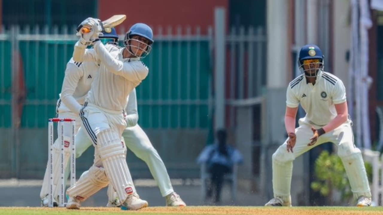 शिखर मोहन ने दलीप ट्रॉफी फाइनल में मचाया तहलका, दोनों पारियों में अर्धशतक लगाने वाले 3 बल्लेबाज