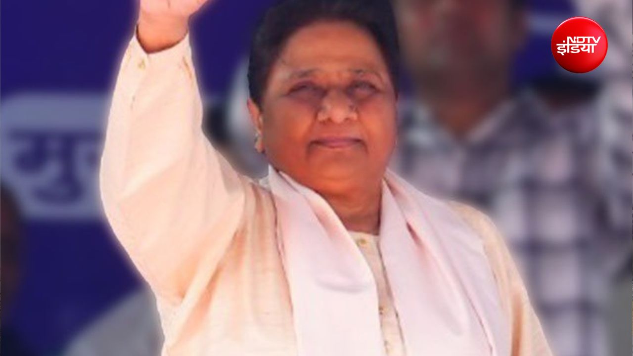 बसपा प्रमुख मायावती ने पहली बार 2019 के लोकसभा चुनाव के बाद आकाश आनंद को पार्टी राष्ट्रीय संयोजक बनाया था. बसपा प्रमुख मायावती ने पहली बार 2019 के लोकसभा चुनाव के बाद आकाश आनंद को पार्टी राष्ट्रीय संयोजक बनाया था.