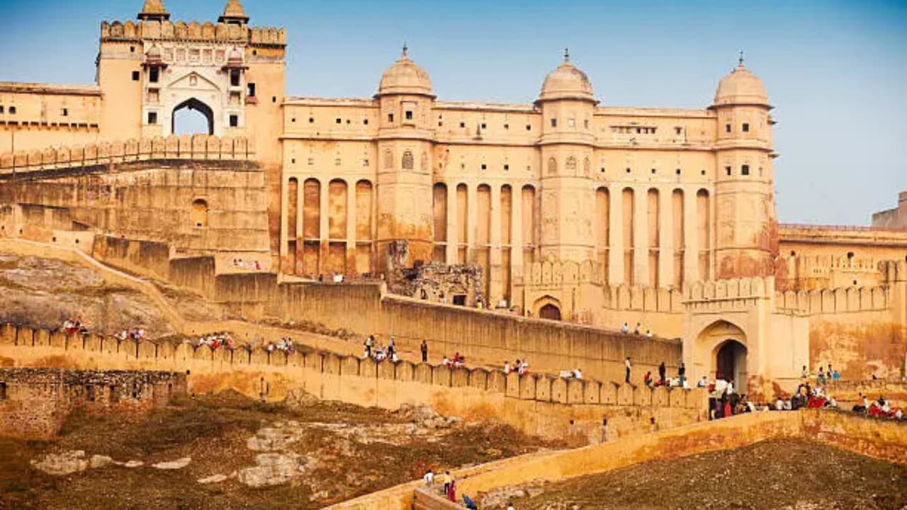 World Tourism Day 2026: राजस्थान घूमने वालों के लिए खुशखबरी, आमेर महल-जंतर मंतर समेत इन जगहों पर आज फ्री एंट्री