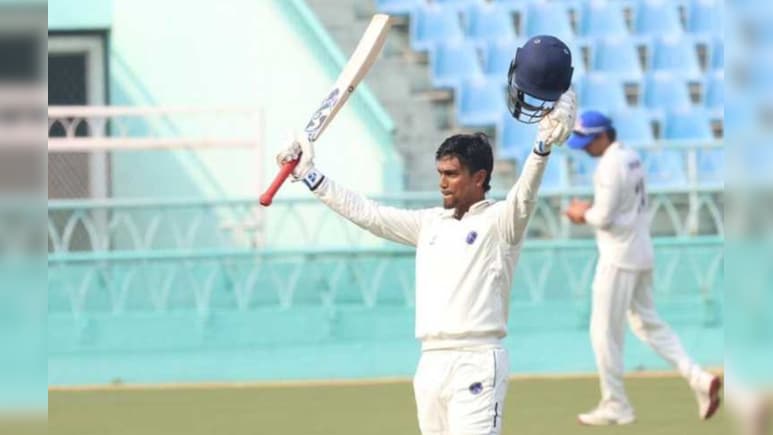 'अरे दीवानों मुझे पहचानो', 8 चौके, 5 छ्क्के, दनदनाती हुई सेंचुरी, 'बोकारो के लाल' ने टेस्ट में किया T20 वाला कमाल