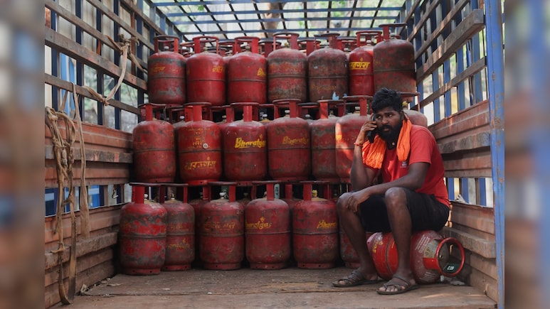 1 अक्टूबर से बदलेंगे LPG के नियम, सब्सिडी के लिए BAA होगा जरूरी, जान लीजिए आपके काम की बात