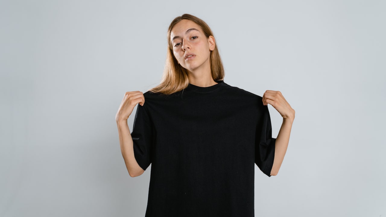 10 Oversized Shirt Styling Mistakes That Add Unwanted Bulk