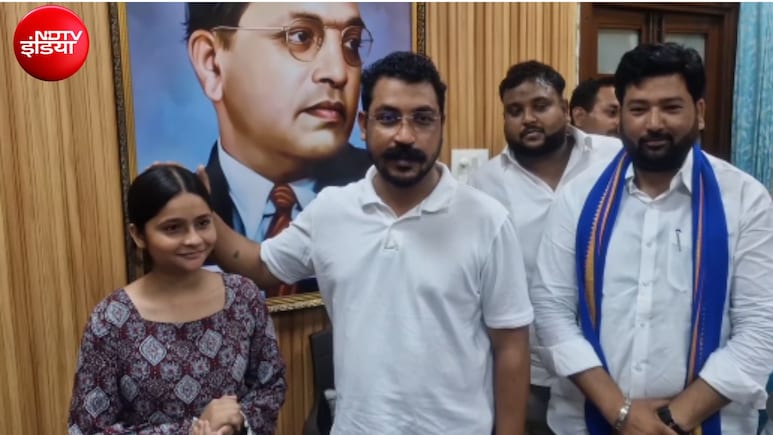 कौन है 15 साल की लड़की निशु आजाद, जिसके समर्थन में राहुल गांधी, चंद्रशेखर आजाद समेत कई नेता