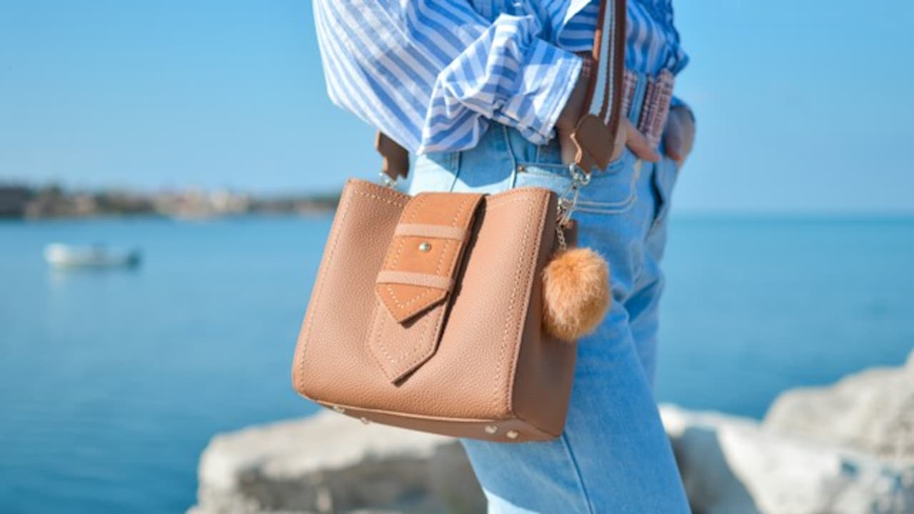 Why do shoulder bags keep slipping and how to stop them from doing so