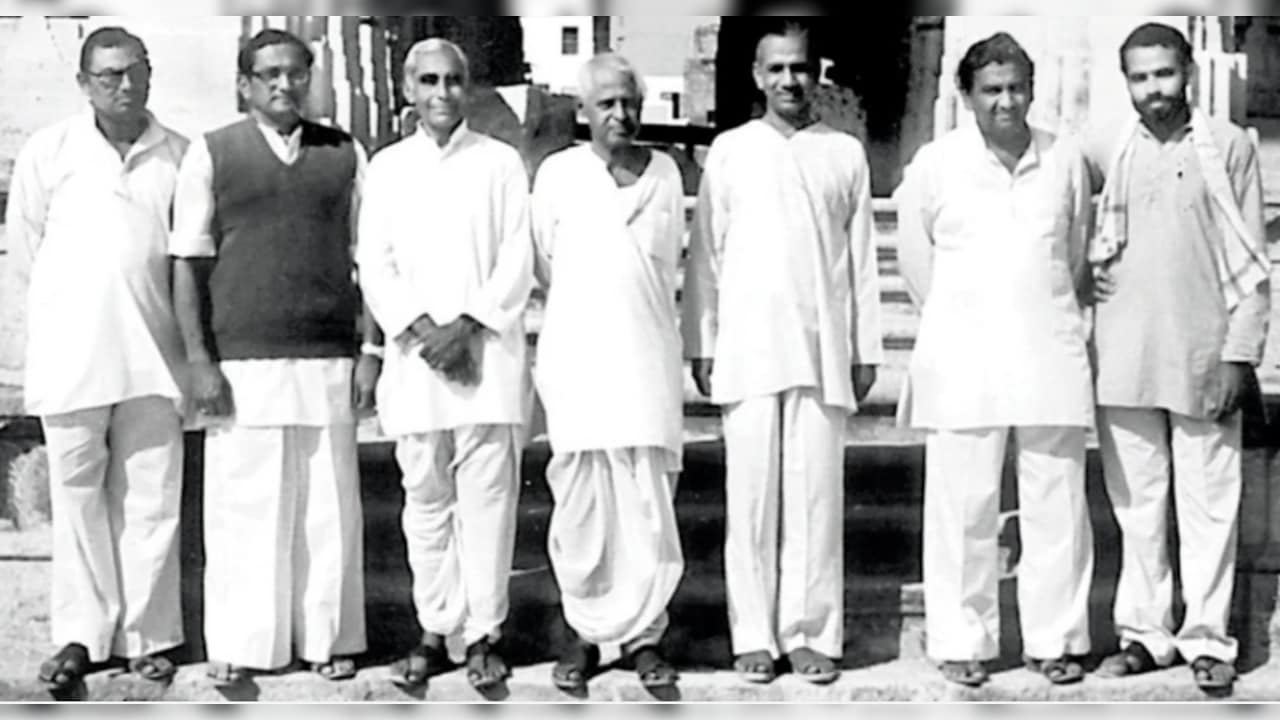 Narendra Modi guru Lakshmanrao Inamdar Narendra Modi guru Lakshmanrao Inamdar