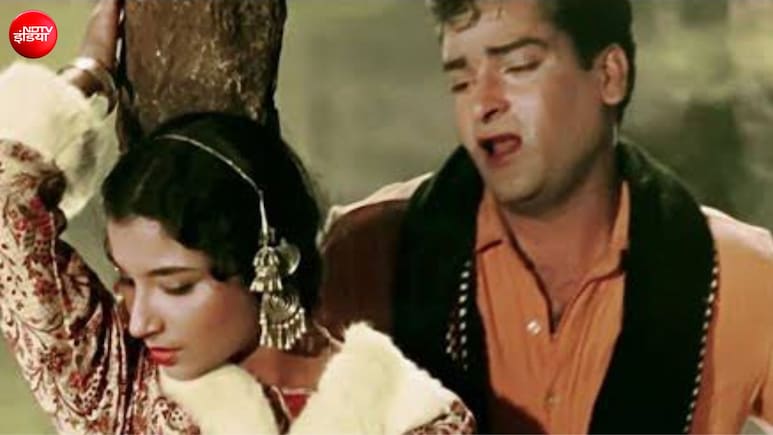 20 की हीरोइन 33 का हीरो जब मिले कश्मीर में तो इशारों इशारों में दे डाला दिल, इस 62 साल पुराने गाने को मोहम्मद रफी-आशा भोसले ने बना डाला एवरग्रीन