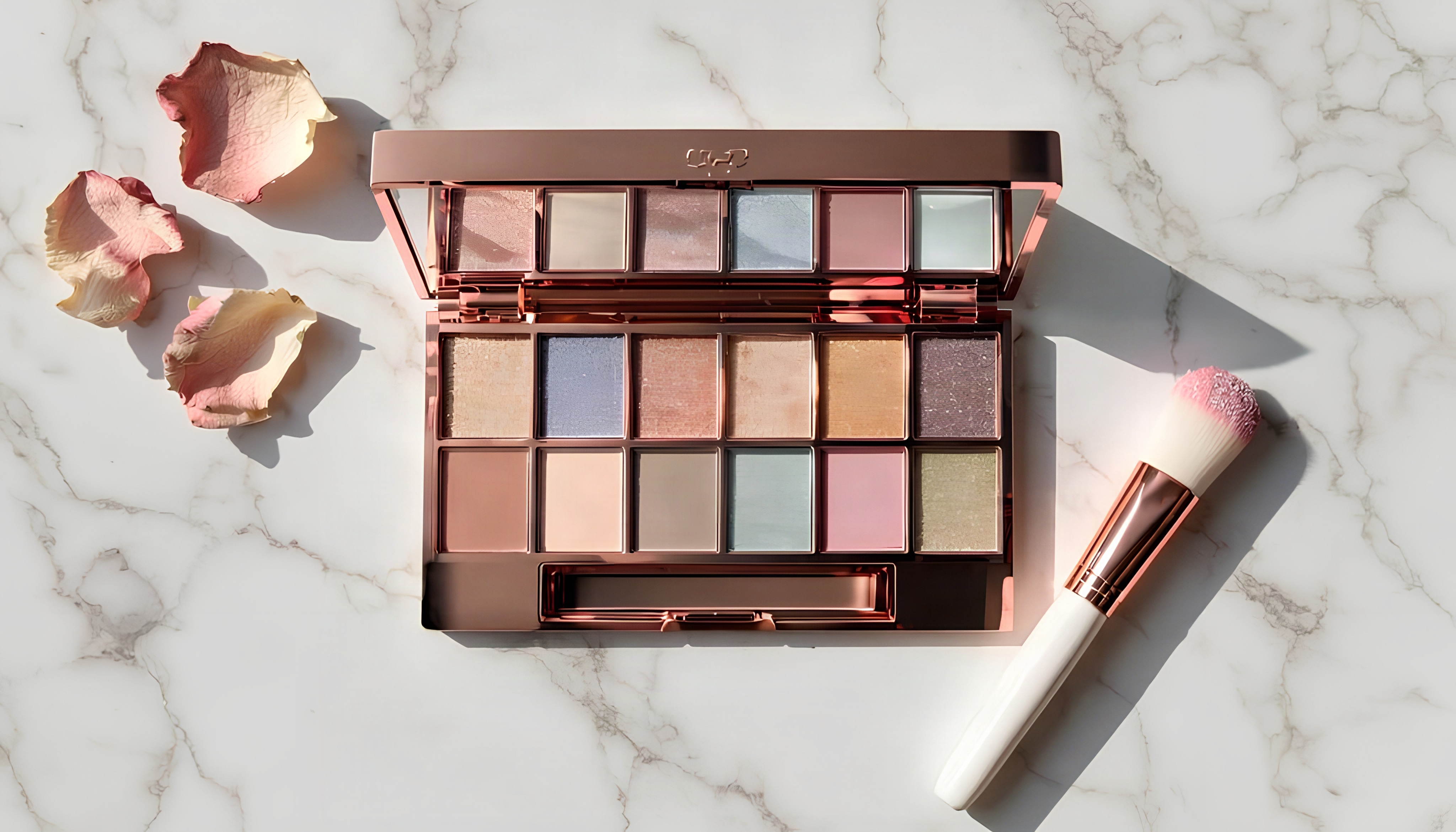 5 Best Eyeshadow Palettes in Festive Jewel Tones 5 Best Eyeshadow Palettes in Festive Jewel Tones