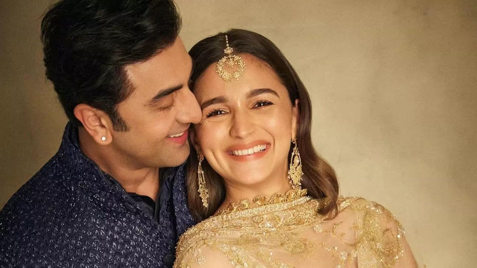Ranbir Kapoor and Alia Bhatt Spotted with Love And War Team Amid Paparazzi Interaction