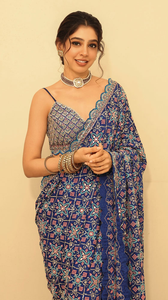 Niti Taylor Proves Classic Sarees Never Go Out Of Style