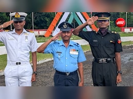 एक पर&zwj;िवार से तीनों सेनाओं में अफसर: 18वीं कोशिश में लेफ्टिनेंट बने हर्षदीप, पिता IAF, भाई नेवी में